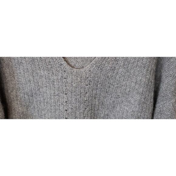 Skull Cashmere Womens Gray Long Sleeve Sweater Hood Size Medium Soft Comfort - Picture 9 of 9